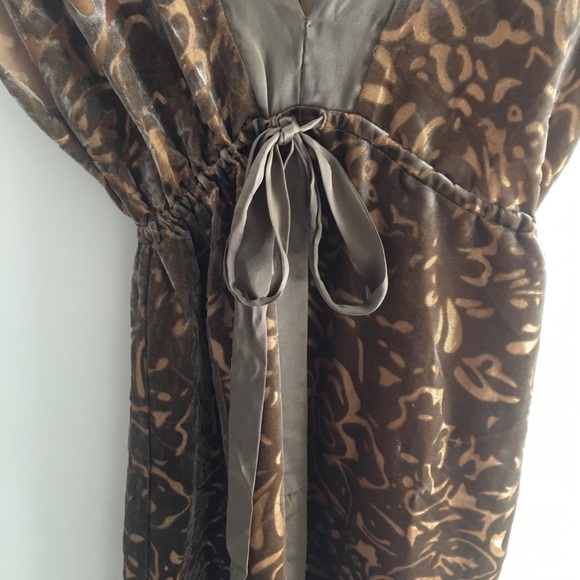 Style! Gorgeous Velvet and Gold Hale Bob Dress NWT! - Picture 2 of 5